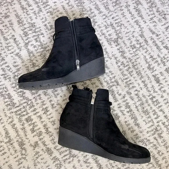 Cupcake Couture Black Lylah Wedge Bootie Youth Size 5 - Picture 6 of 8